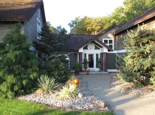 1501 Cedar Point Rd, Sandusky, OH 44870