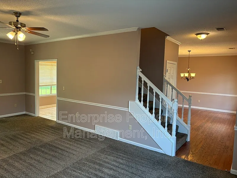 3 bed, 3.5 bath, 2562 sqft, $2,475 — Photo 3