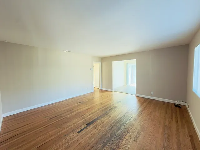 723 Redwood Ave #723 — Photo 2