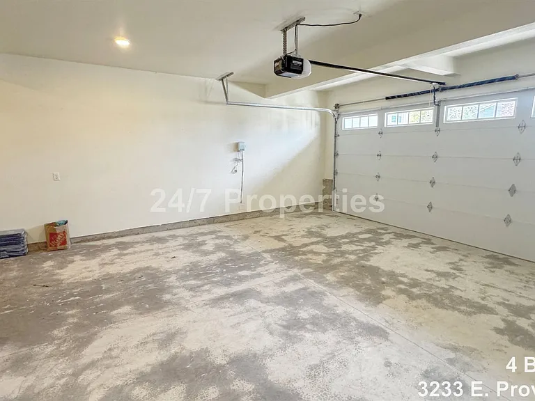 3233 E Province Ct — Photo 17