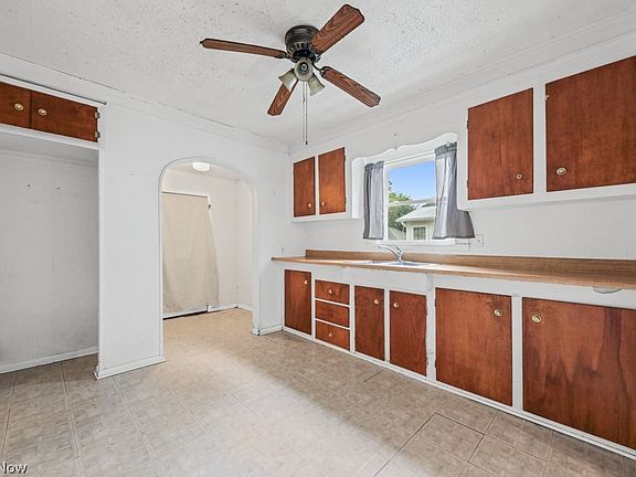 4th image of 247 W Summit St