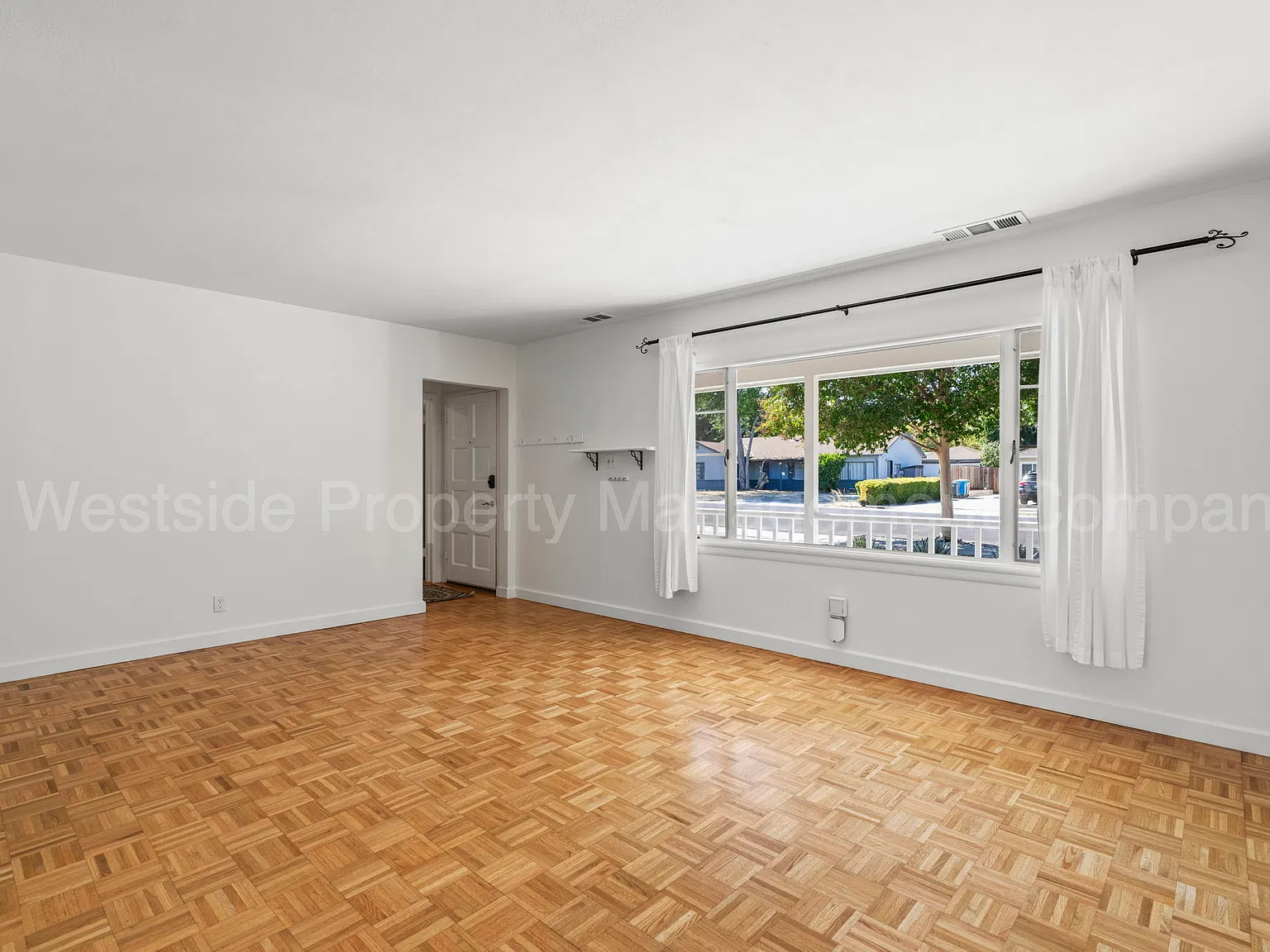 1 bed, 700 sqft, $4,395 — Photo 4