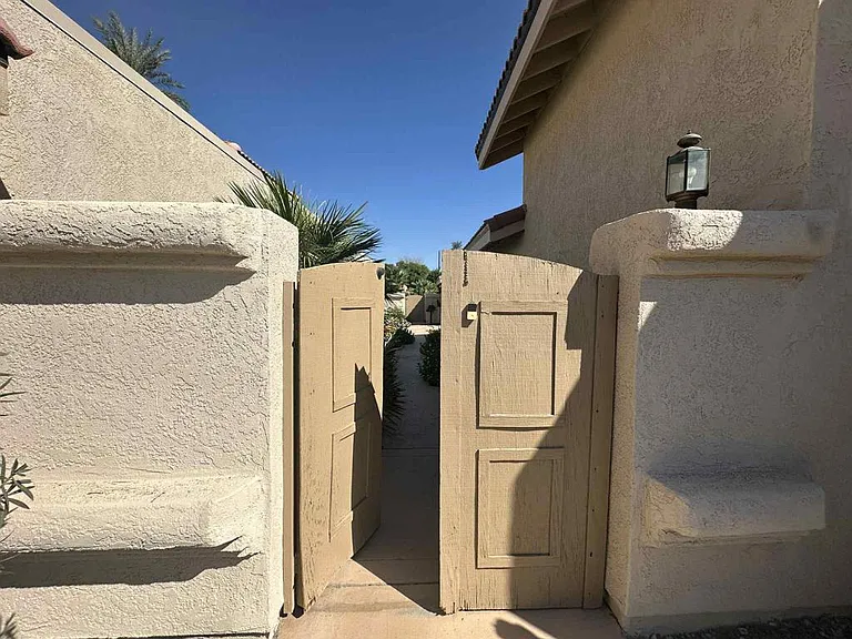 4 Hermosillo Ln — Photo 2