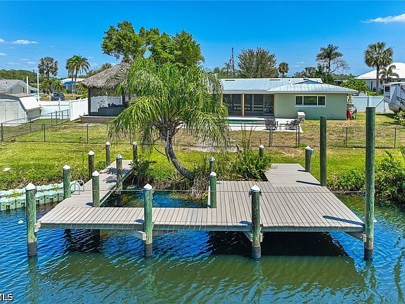 3rd image of 13821 River Forest Dr