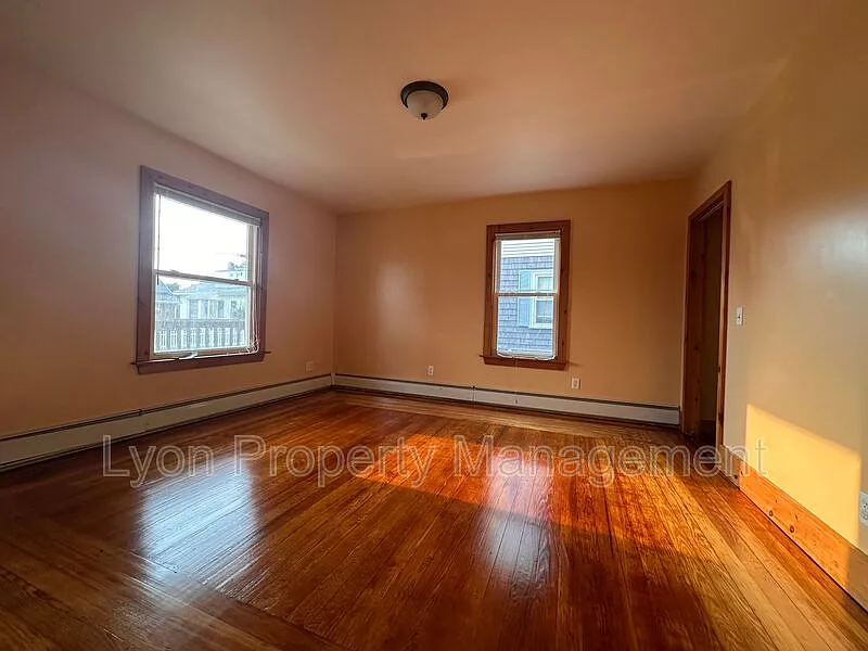 2 bed, 1.0 bath, $1,495 — Photo 4
