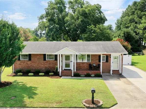 1439 Lipton Cir, Suffolk, VA 23434