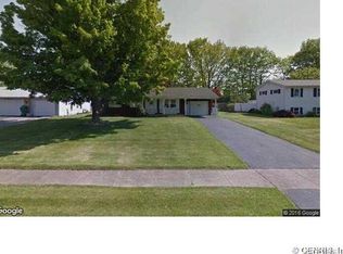 135 Stoneridge Dr, Rochester, NY 14615
