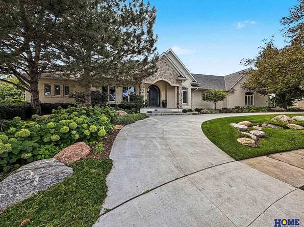9819 Wildfire Cir, Lincoln, NE 68512