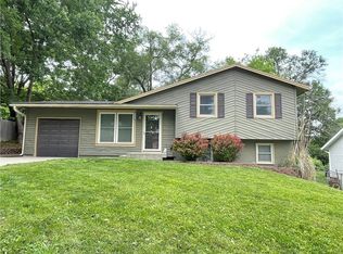 212 Jackson Ave, Liberty, MO 64068