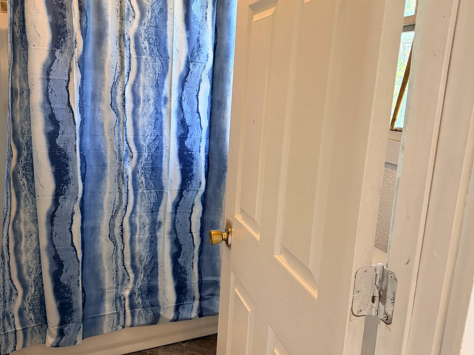 5 bed, 1200 sqft, $1,250 — Photo 3
