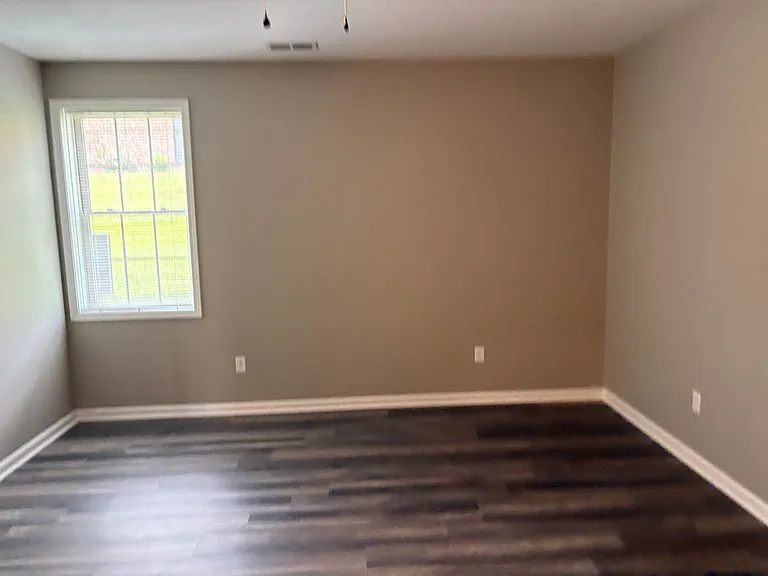 236 Calumet Dr — Photo 8