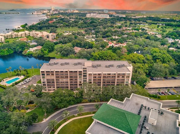 220 Belleview Blvd APT 811, Belleair, FL 33756