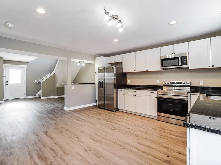 4902 Dickens Dr — Photo 7