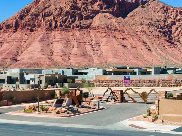 673 E Coral Autumn Ln, Ivins, UT 84738