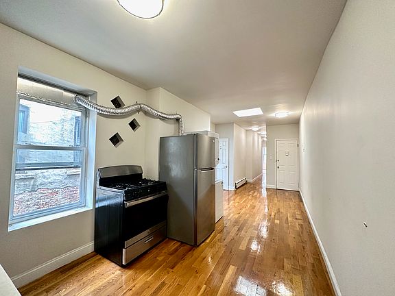 4th image of 236 New York Ave APT 4R