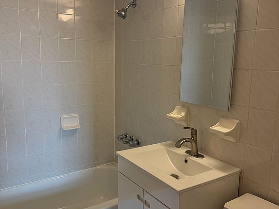 3rd image of 250 W 100th St APT 1404