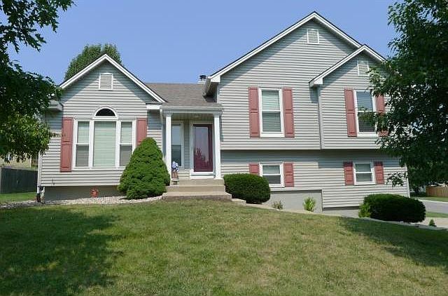 1st image of 328 NE Fiddlewood Ave