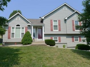 328 NE Fiddlewood Ave, Lees Summit, MO 64086