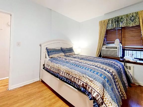 4th image of 2802 141st St APT 6G