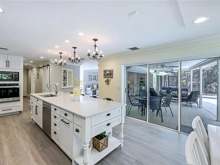 723 Willowhead Dr — Photo 9