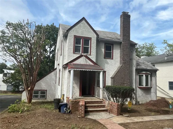 88 Manor Drive, Great Neck, NY 11020