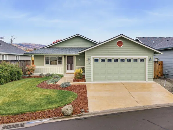 296 Oak Valley Dr, Talent, OR 97540