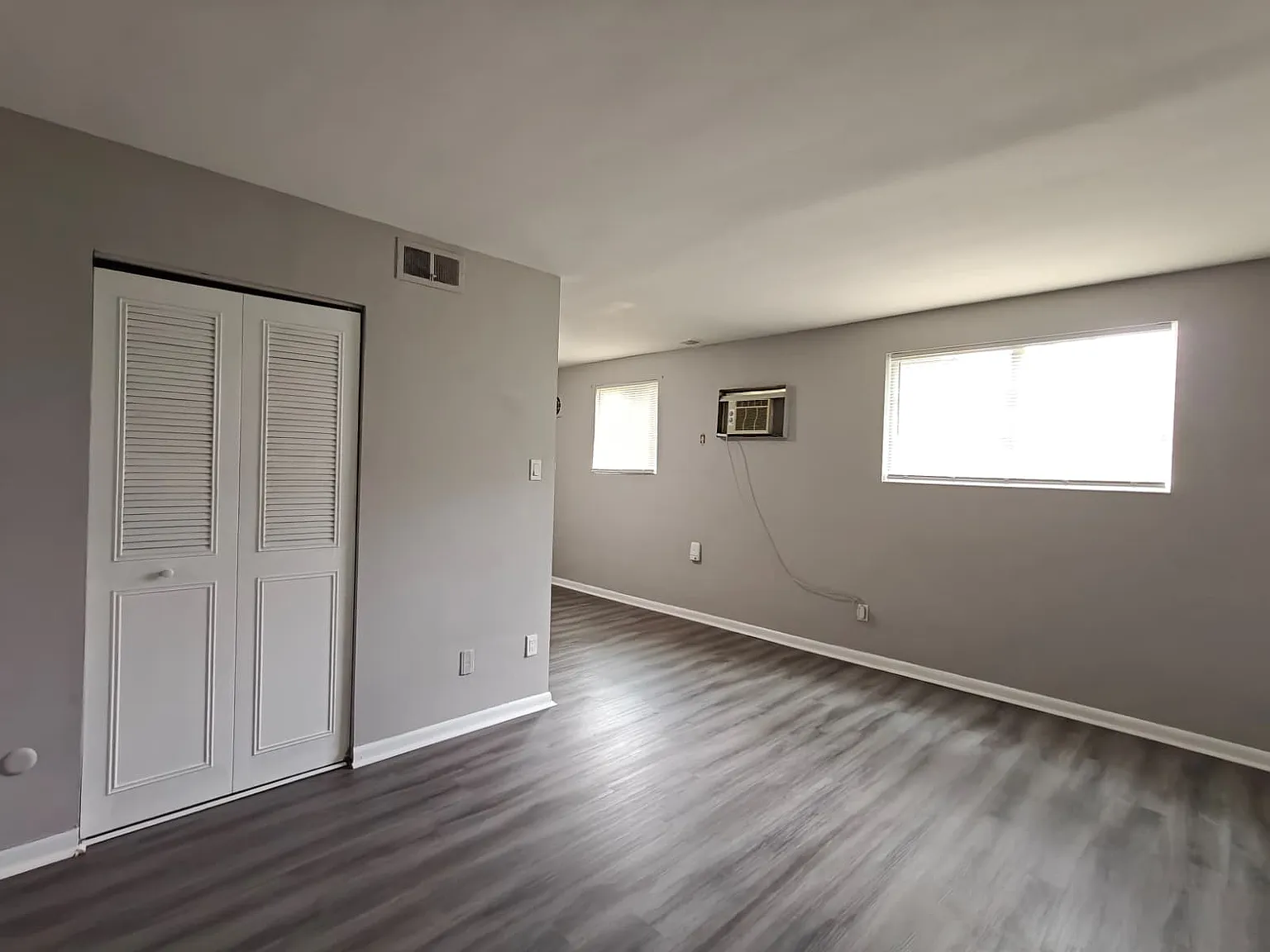 Beautiful Apartment Available Now! — Photo 4