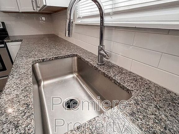 5th image of 10411 E 78th Ter