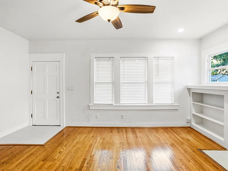 1705 Virginia Pl — Photo 4