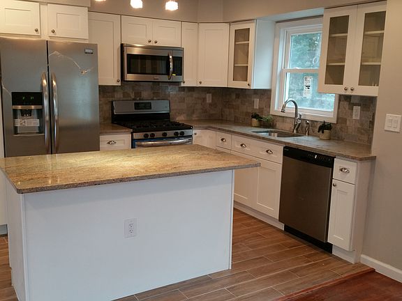 2nd image of 79 Aylwood Dr