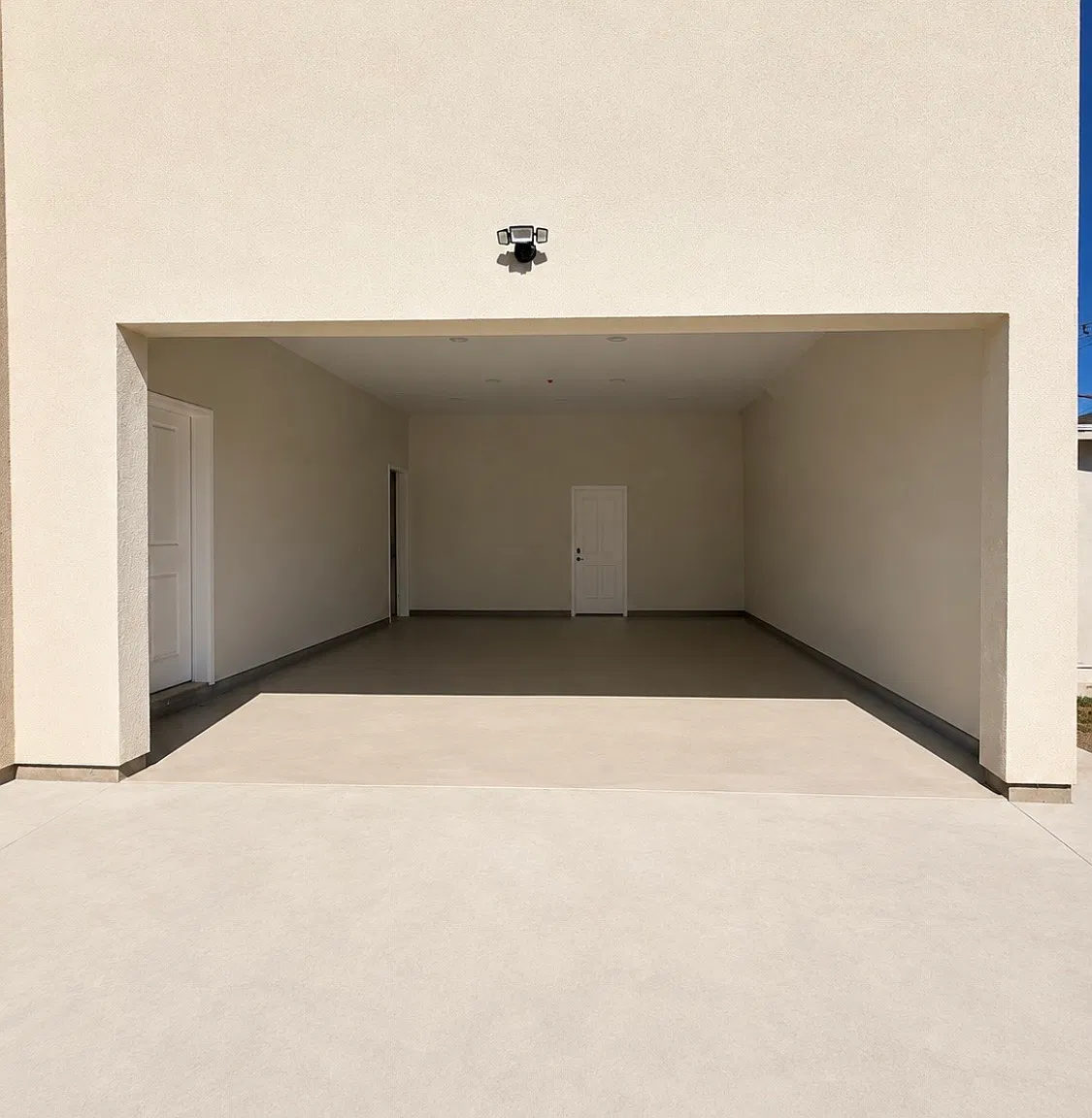 17541 Kingsbury St — Photo 3