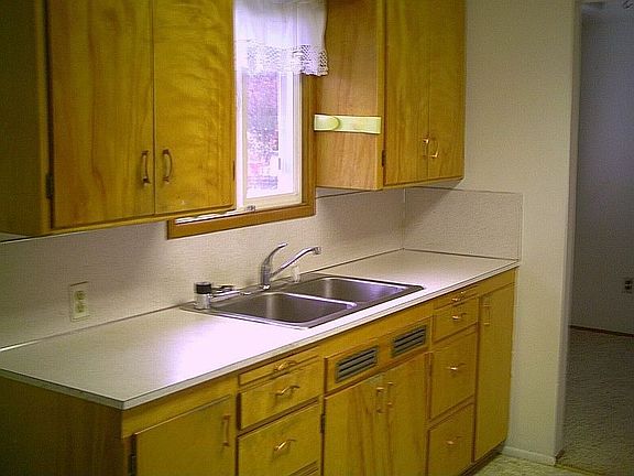 3rd image of 8434 E D St