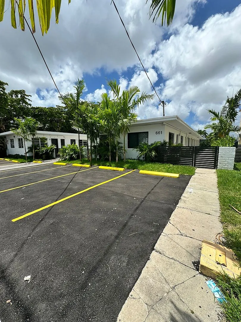 661 SW 7th St. — Photo 2