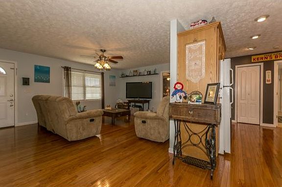 3rd image of 149 Clarksdale Cir