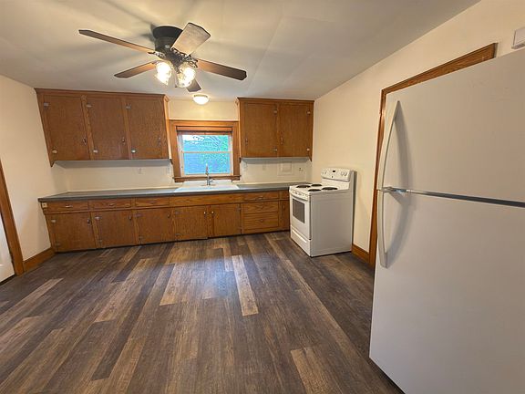 5th image of 573 Spruce St