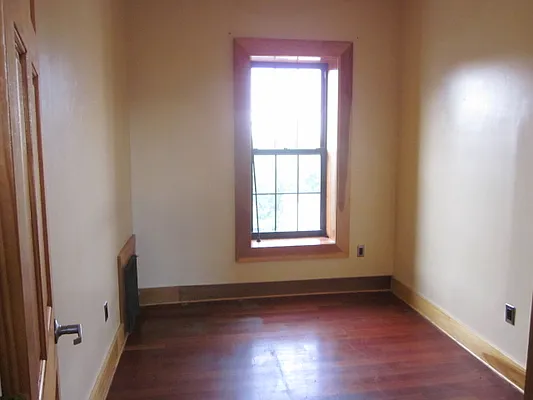 Rented by Full Time Management | media 26