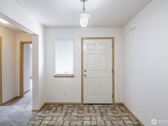 4th image of 11809 5th Avenue Ct E