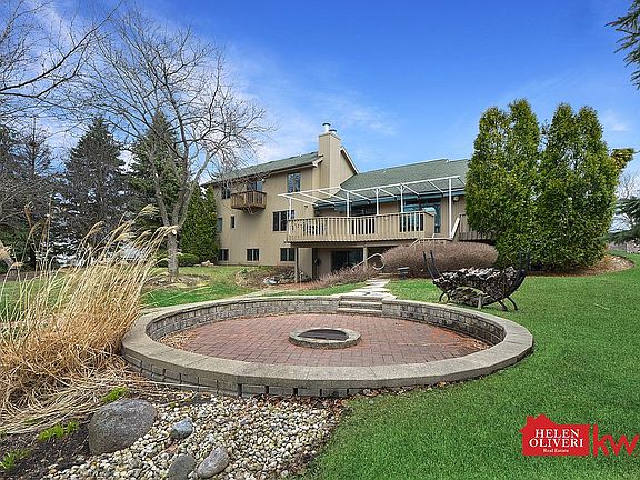 5th image of 45 Deer Point Dr