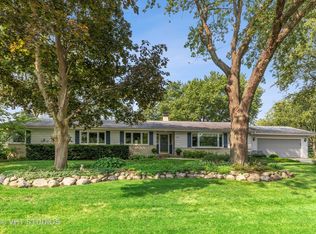 11 Croydon Rd, Hawthorn Woods, IL 60047