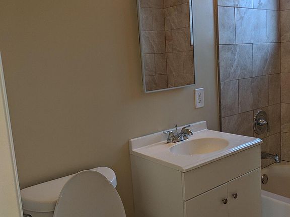 4th image of 5717 Lexington Ave APT 2