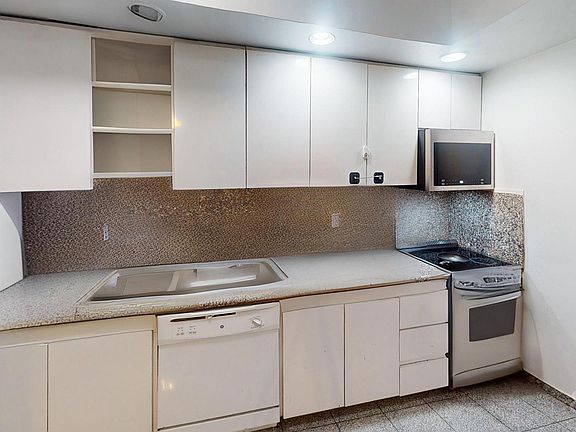 4th image of 29 E 37th St APT 1A
