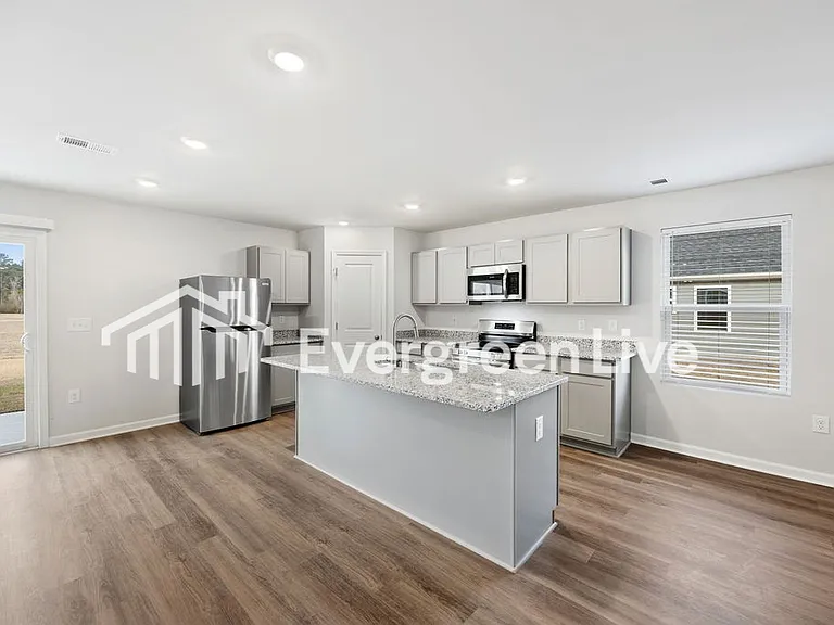 1005 Kinness Dr — Photo 29