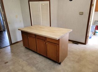 48 Holliman Rd, Greeleyville, SC 29056