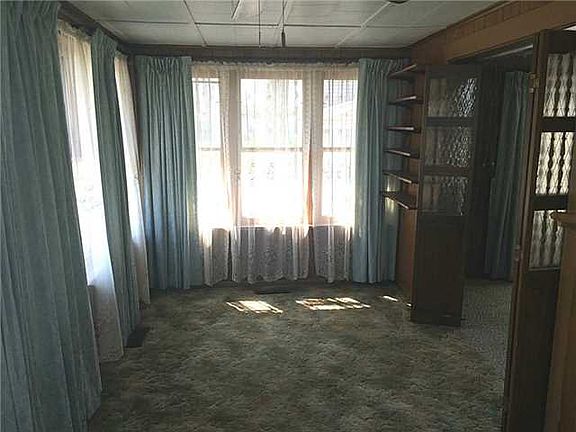 3rd image of 208 W Vine St