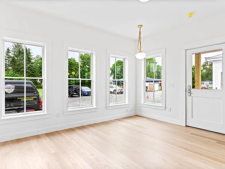 55 Weston Ave — Photo 21