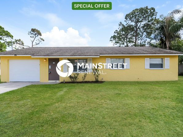 159 NW Avens St