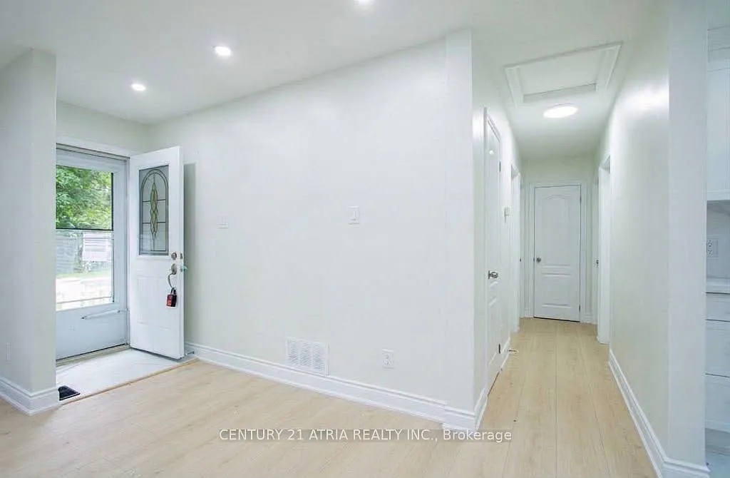 3 bed, $2,375 — Photo 4