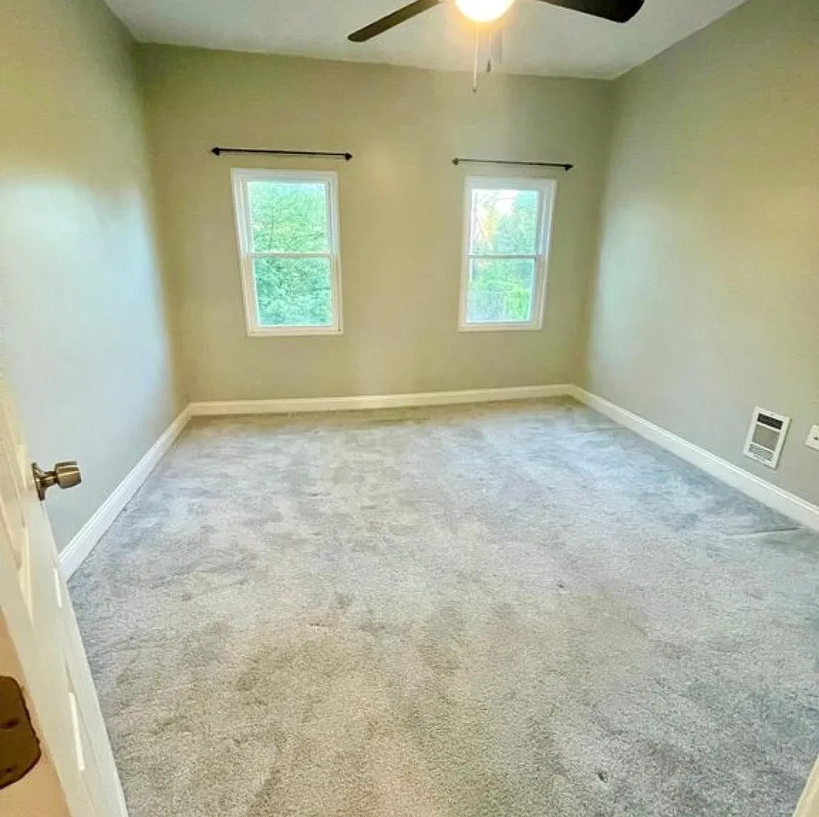 3 bed, 1105 sqft, $2,000 — Photo 4