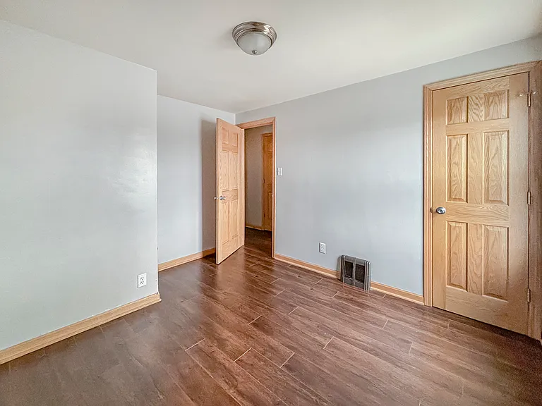 5156 W 63rd Pl — Photo 16