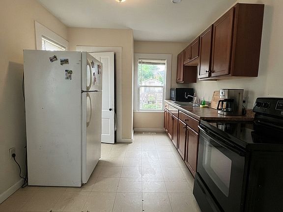 2nd image of 29 Cottage Grn #29
